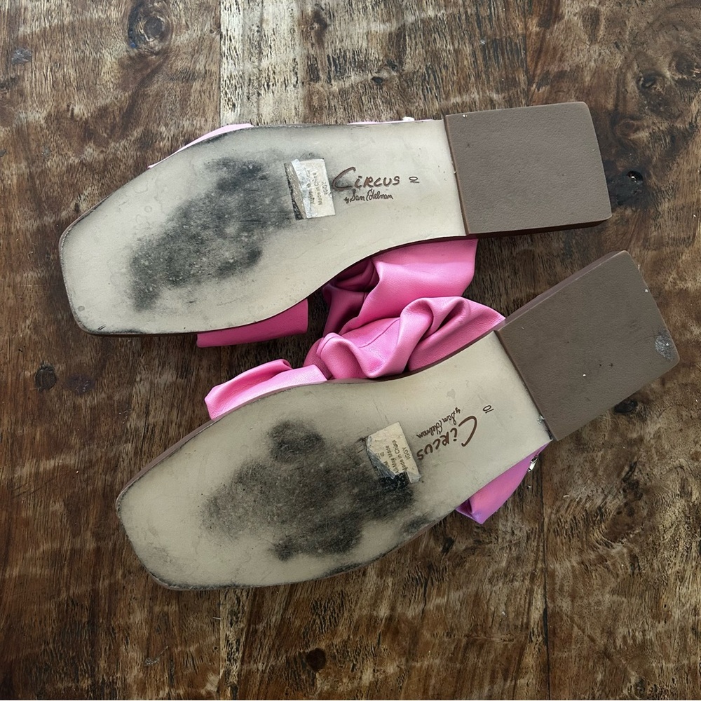 Pink ruched slide sandals - Picture 3 of 3